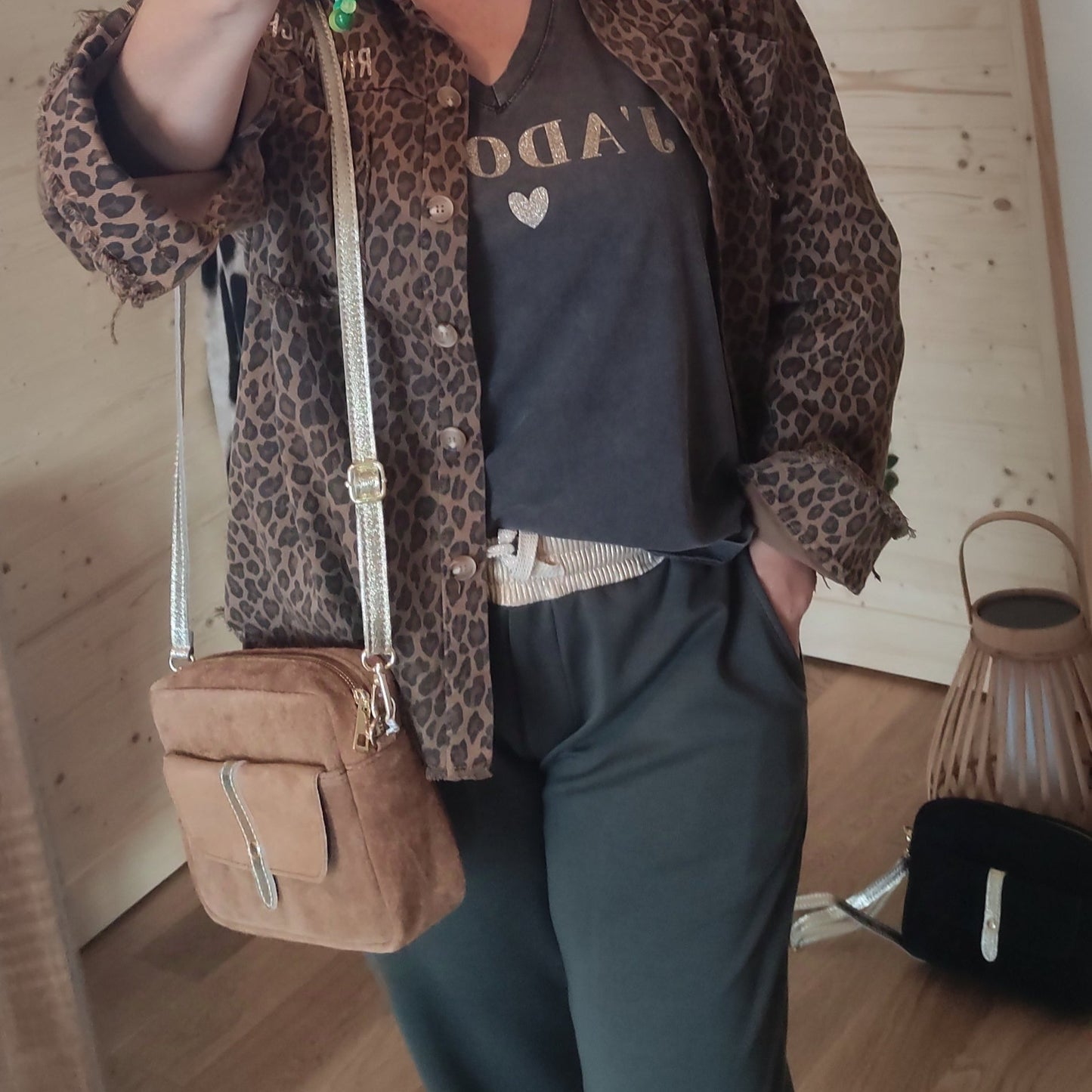 Sac bandoulière pression dorée